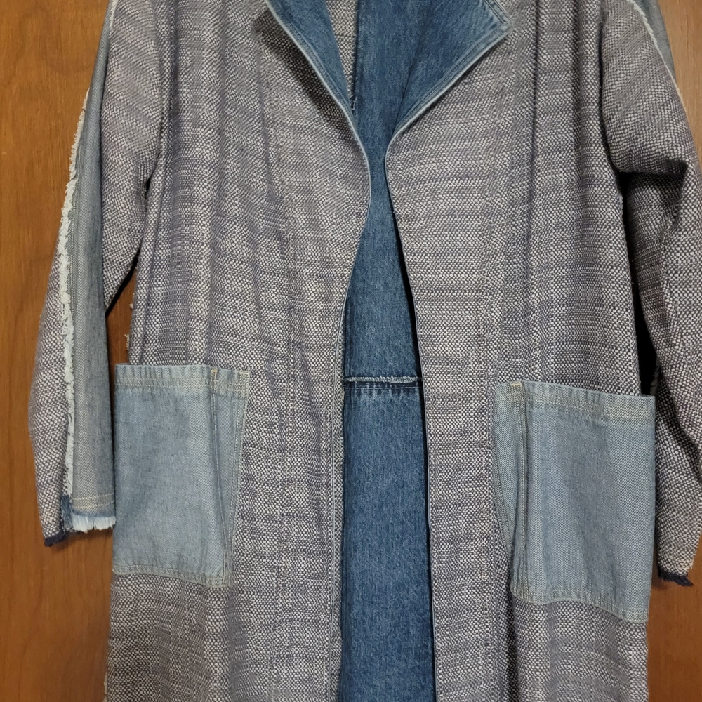 Gimmicks by BKE Gray and Blue Trench Coat